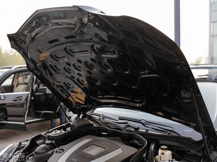 2012YE E 300L rкA