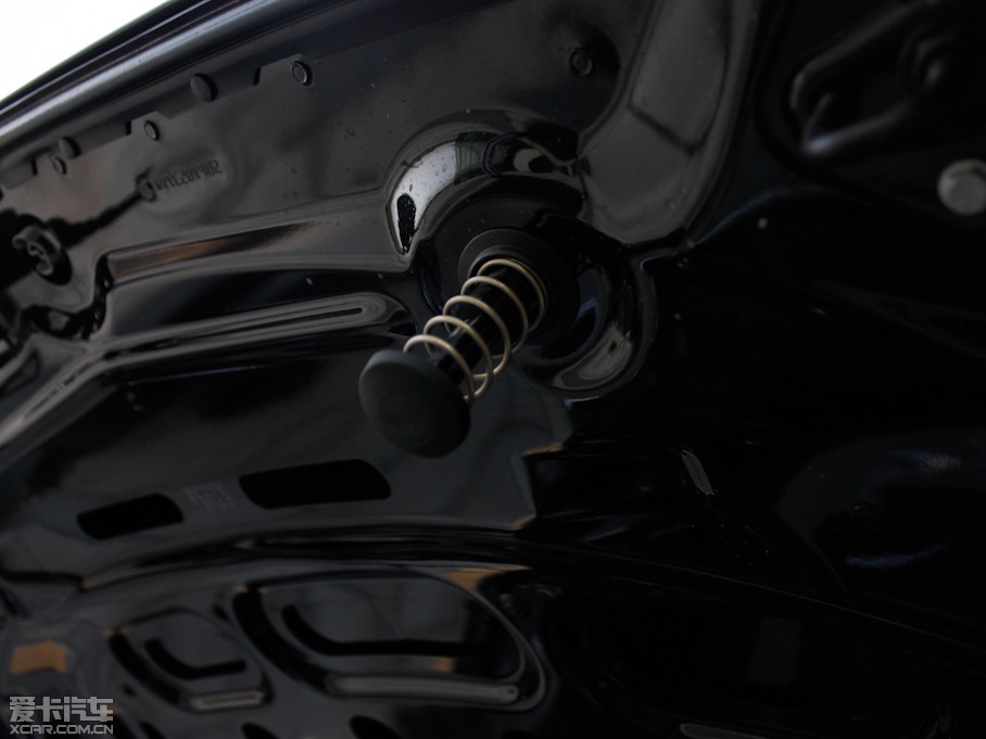 2012YE E 300L rкA