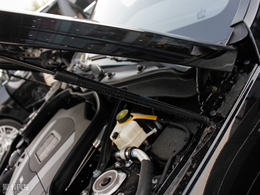 2012YE E 300L rкA