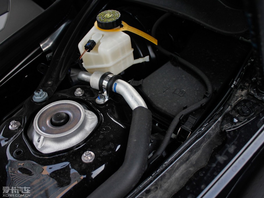 2012YE E 300L rкA