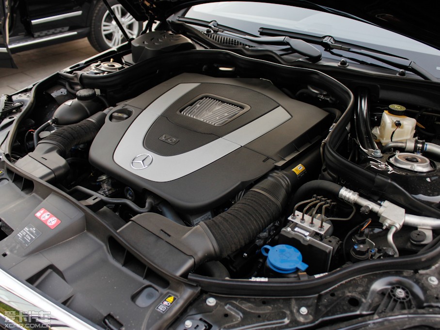 2012YE E 300L rкA