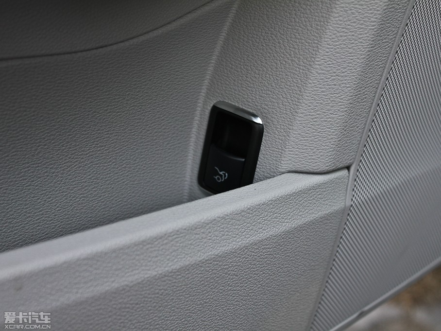 2012YE E 200L CGIŰ