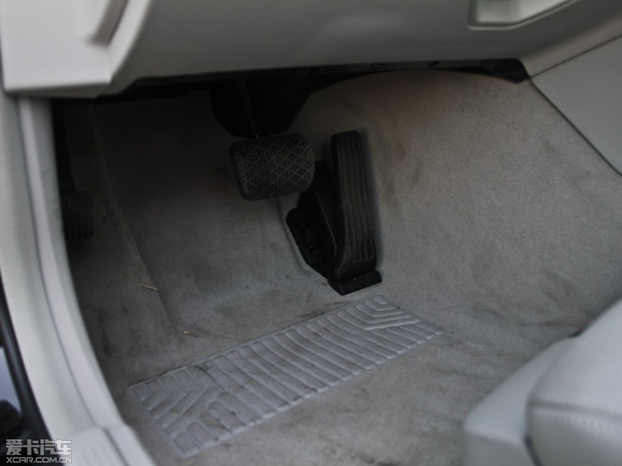 2012YE E 200L CGIŰ