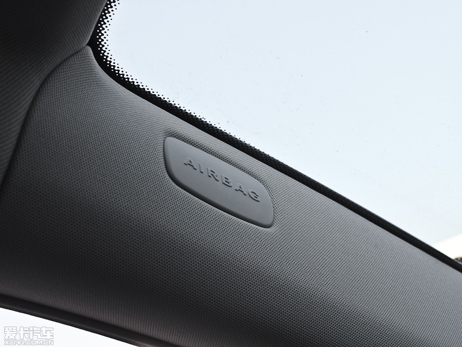 2012YE E 200L CGIŰ