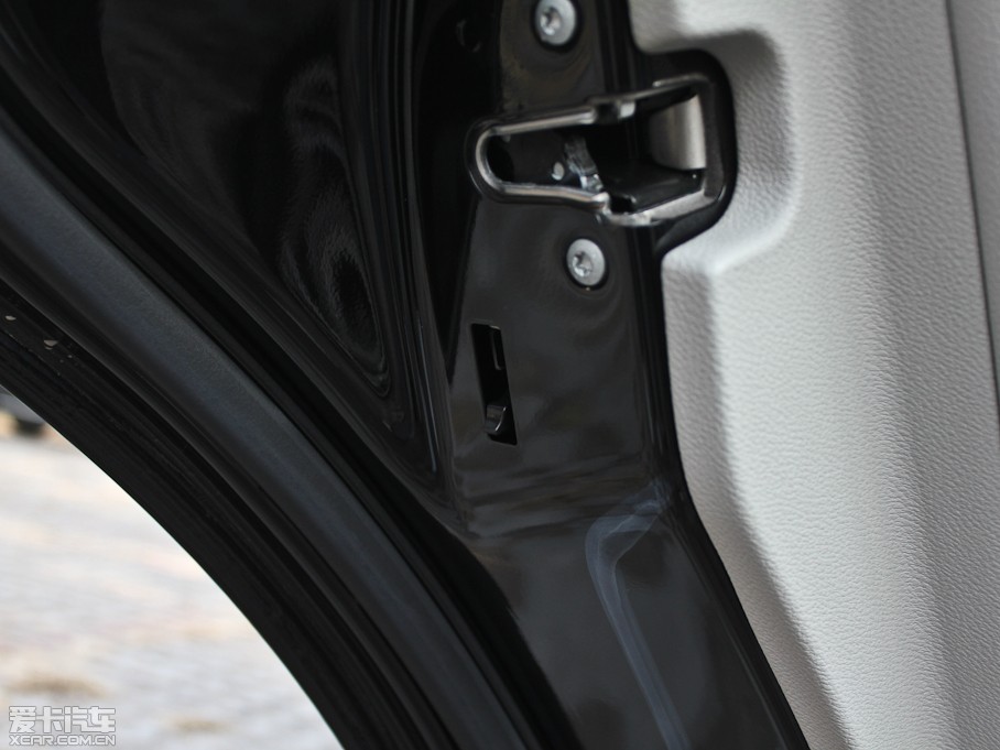 2012YE E 200L CGIŰ