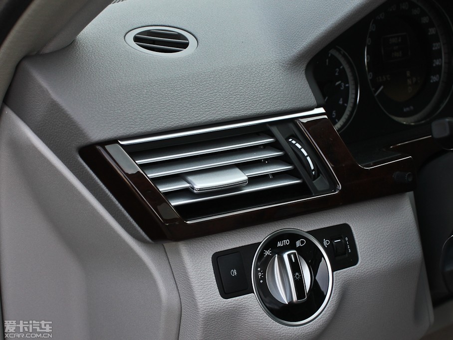 2012YE E 200L CGIŰ