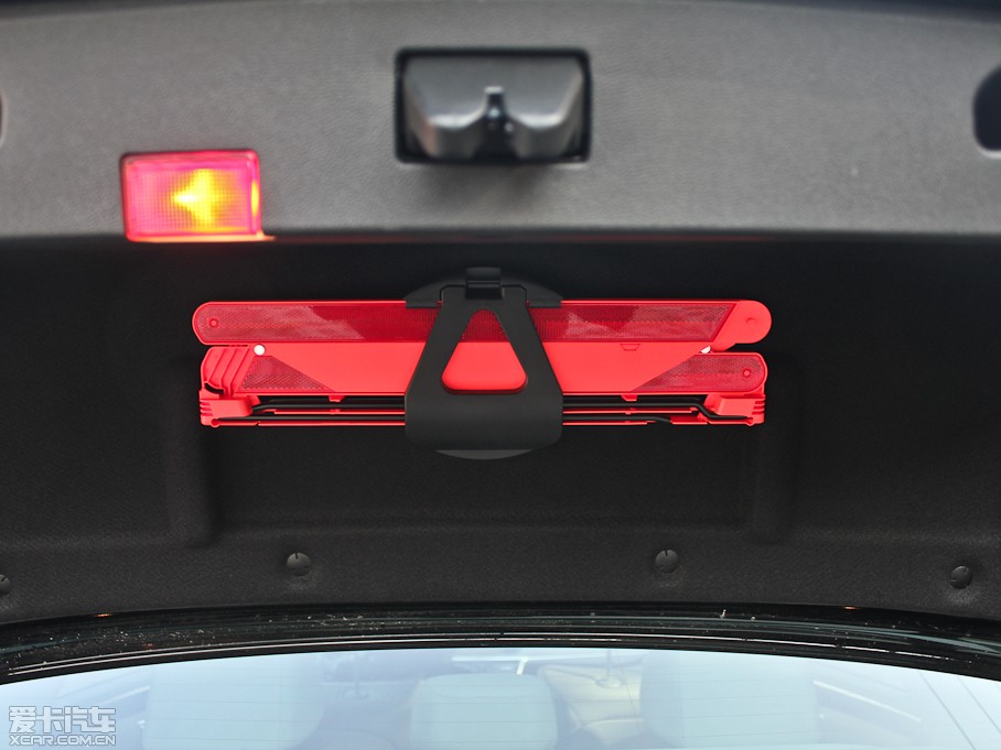 2012YE E 200L CGIŰ