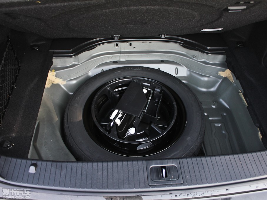 2012YE E 200L CGIŰ