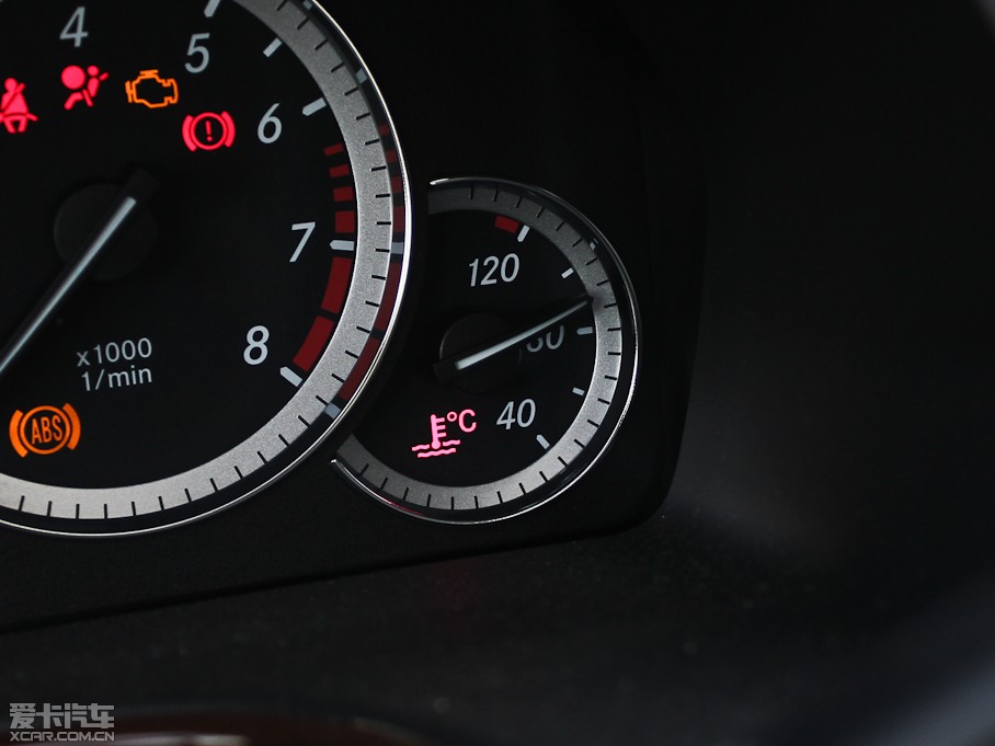 2012��YE�� E 200L CGI���Ű�