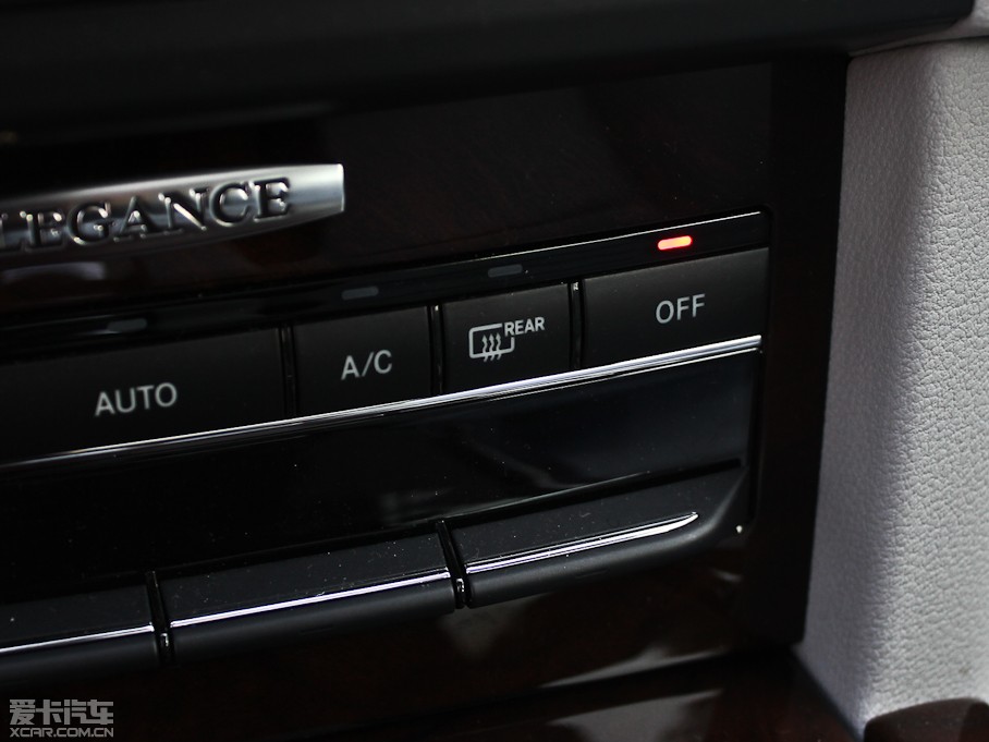 2012��YE��(j��) E 200L CGI��(y��u)�Ű�