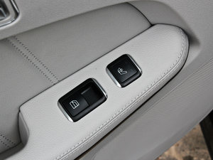 2012款E 300L 优雅版 中控区
