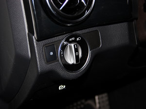 2013Ŀ GLK 300 4MATIC A  п؅^