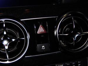 2013Ŀ GLK 300 4MATIC A  п؅^