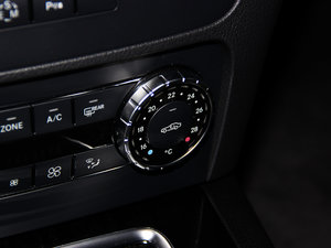 2013Ŀ GLK 300 4MATIC A  п؅^