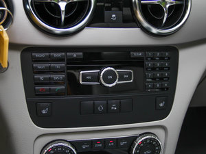 2013Ŀ GLK 300 4MATIC r  п؅^