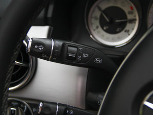 2013Ŀ GLK 300 4MATIC r  п؅^