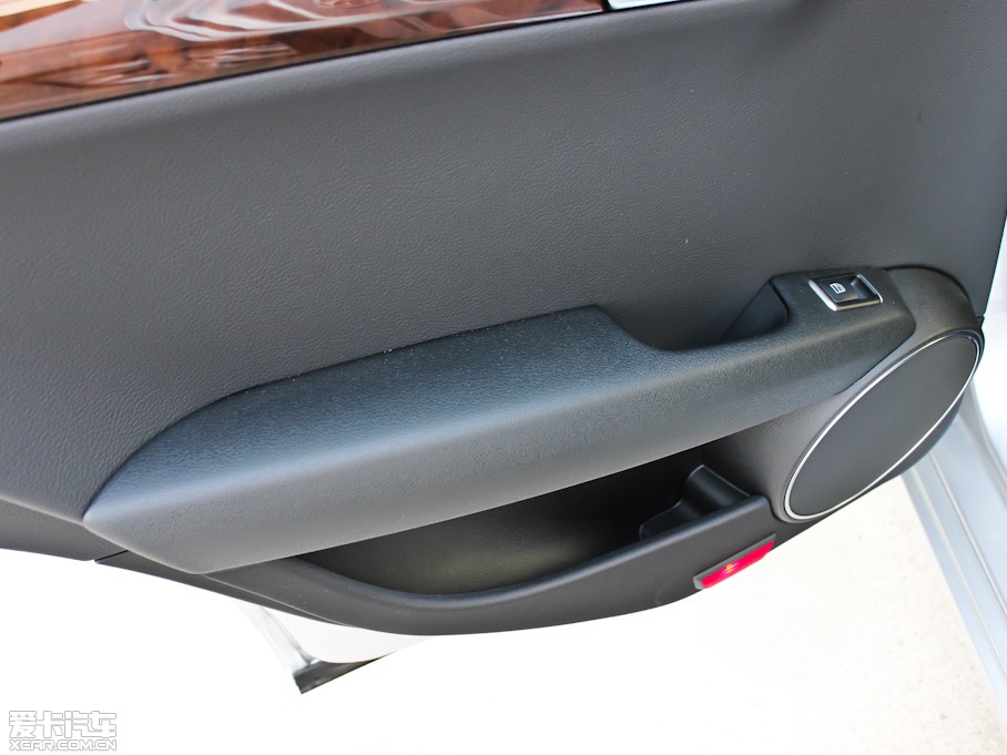 2013��YC�� C 260 CGI���Ű�