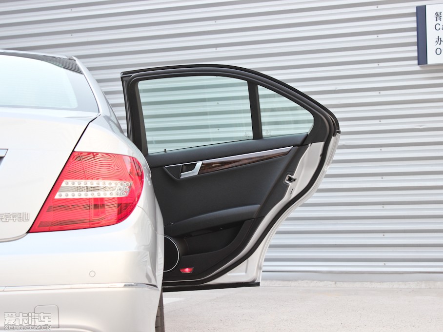 2013��YC�� C 260 CGI���Ű�