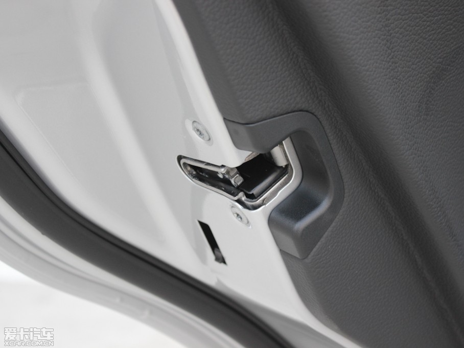 2013��YC�� C 260 CGI��(y��u)�Ű�