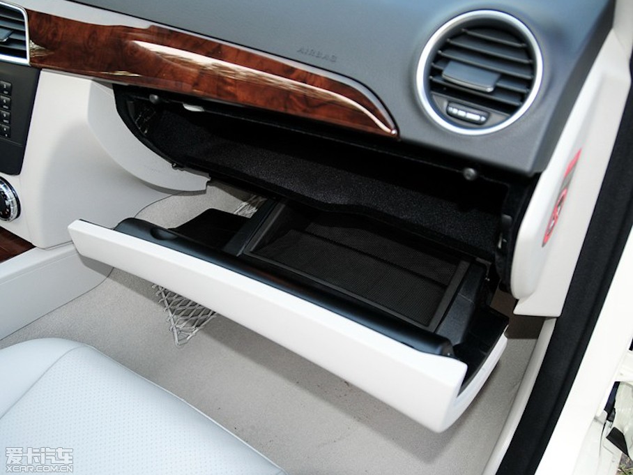 2013��YC�� C 260 CGI���Ű�