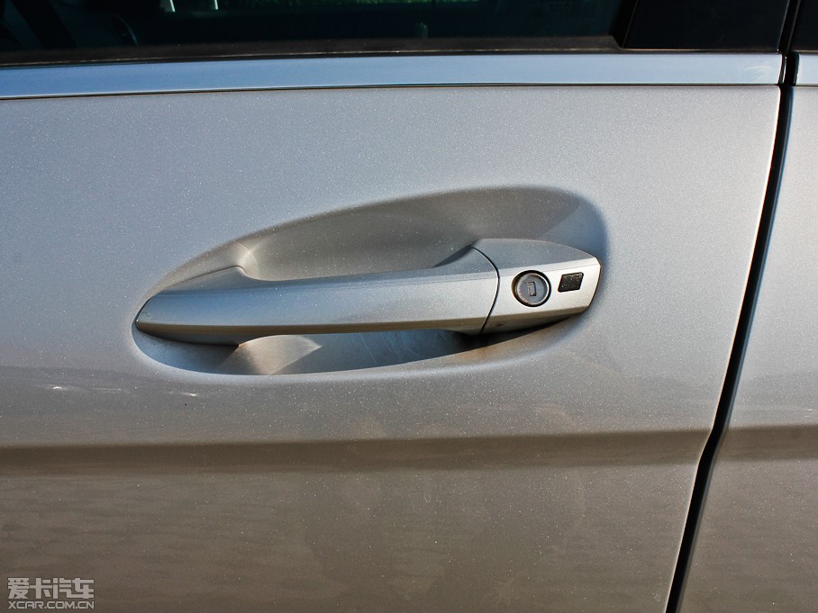 2013��YC�� C 300 �r�а�