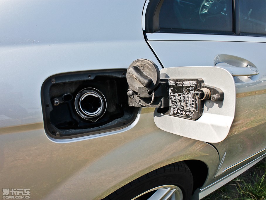 2013��YC�� C 300 �r�а�