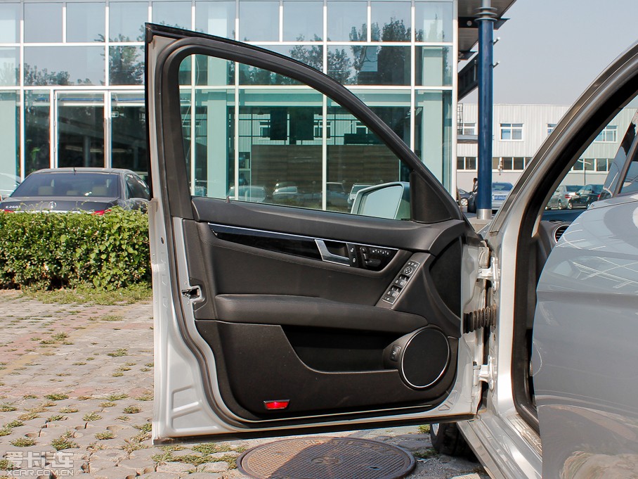 2013��YC�� C 300 �r�а�