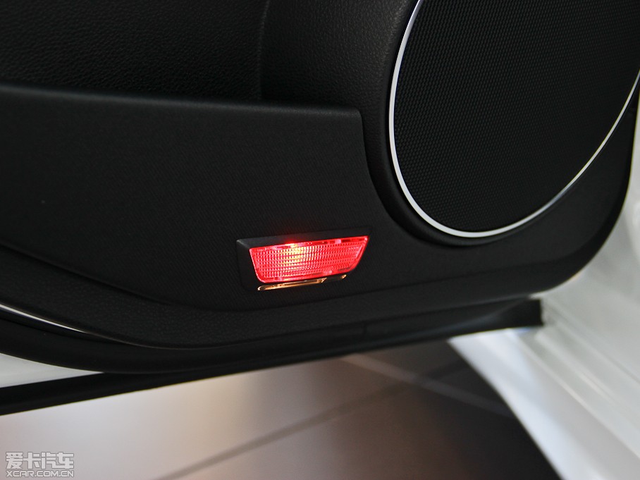 2013��YC�� C 260 �r���� Grand Edition