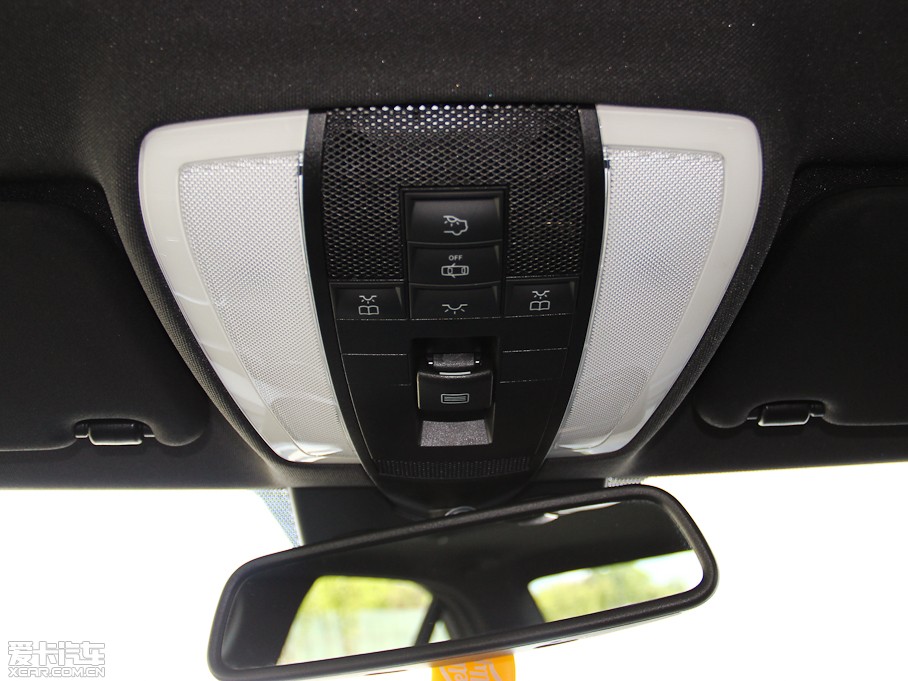 2013��YC�� C 300 �\���� Grand Edition