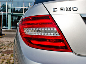 2013C 300 r(sh)а (x)(ji)^