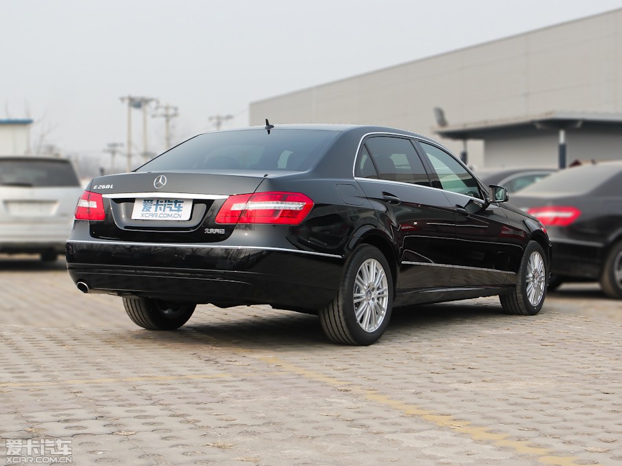 2013YE E 260L CGIŰ