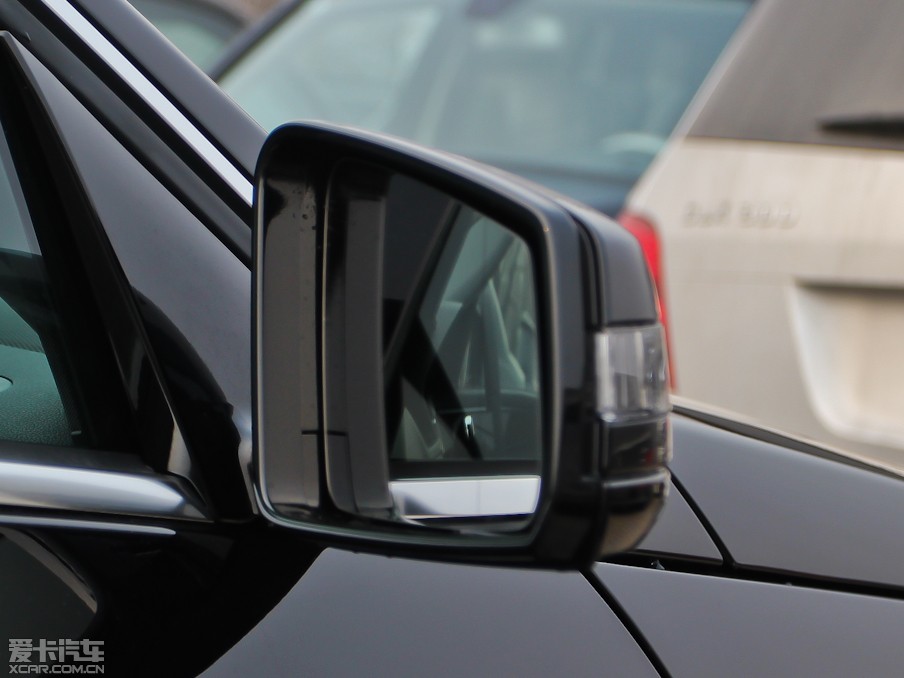 2013YE E 260L CGIŰ