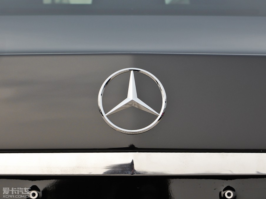 2013YE E 260L CGIŰ