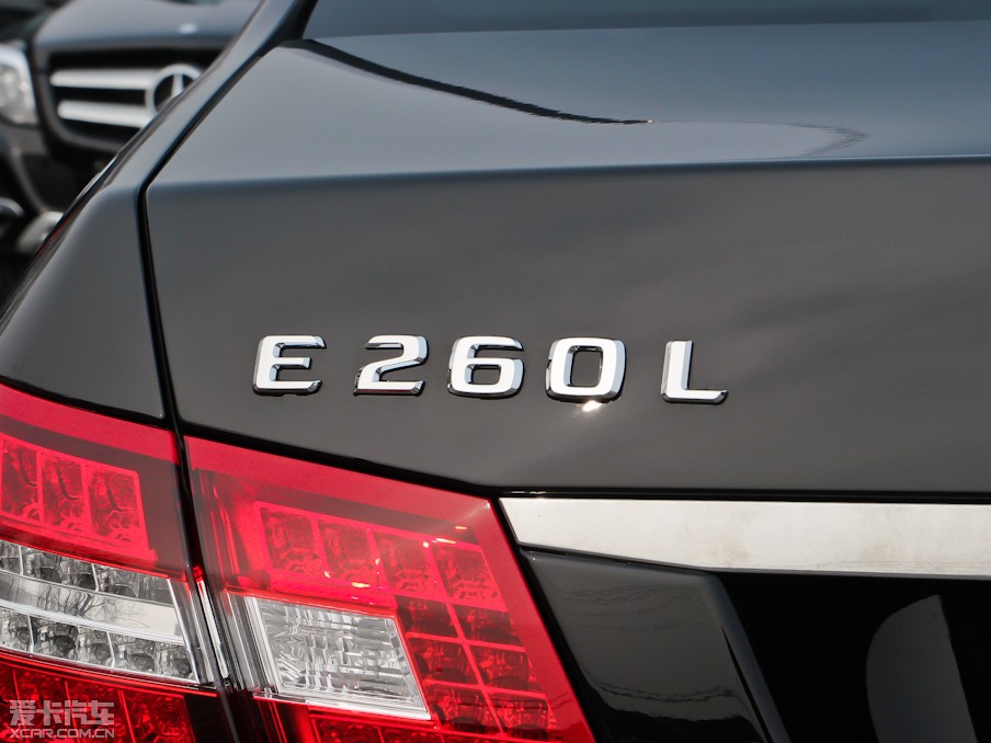 2013YE E 260L CGIŰ