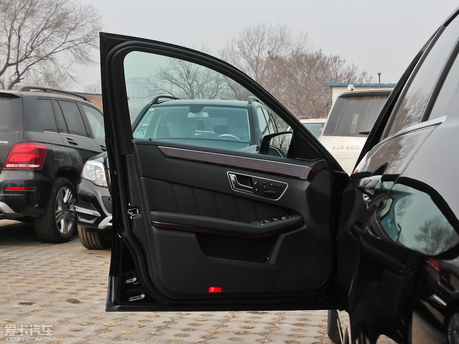 2013YE E 260L CGIŰ