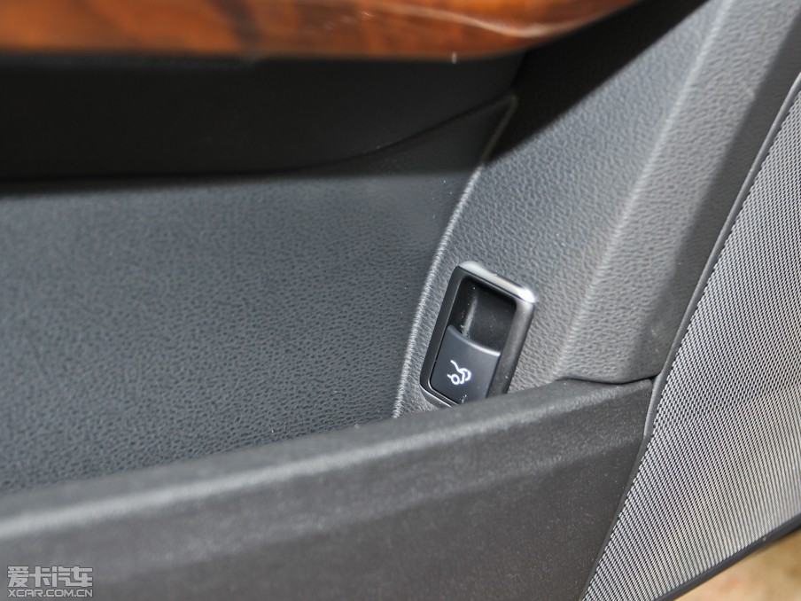 2013YE E 260L CGI(yu)Ű