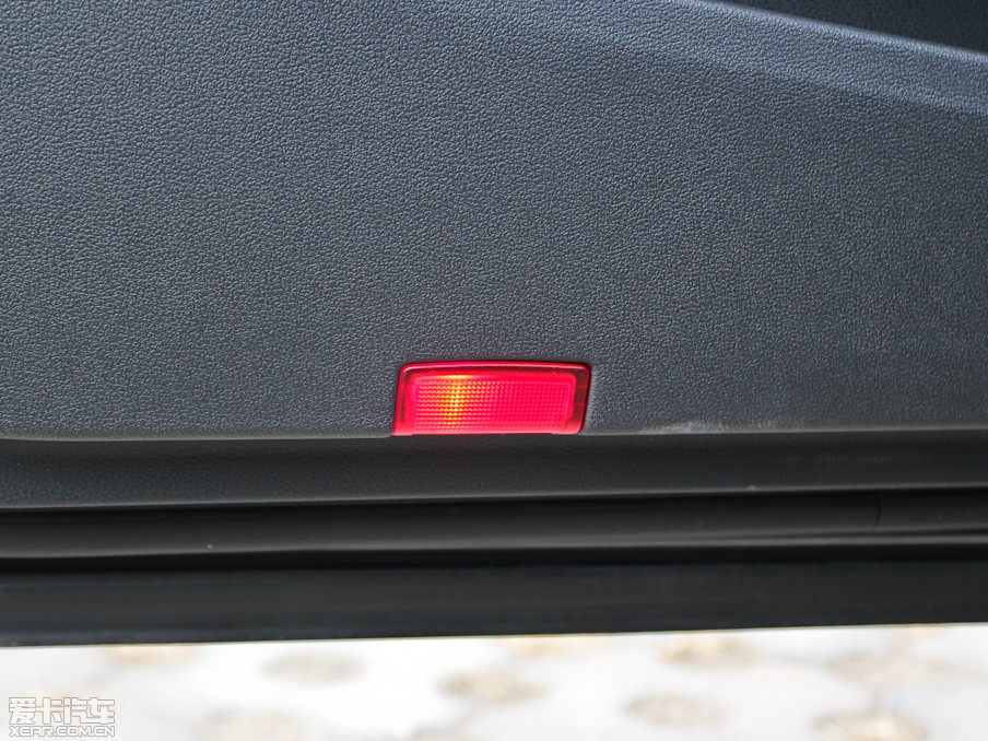 2013YE E 260L CGI(yu)Ű