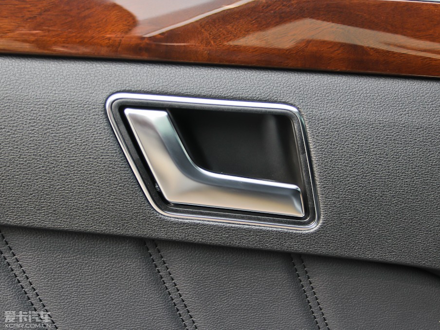 2013YE E 260L CGIŰ