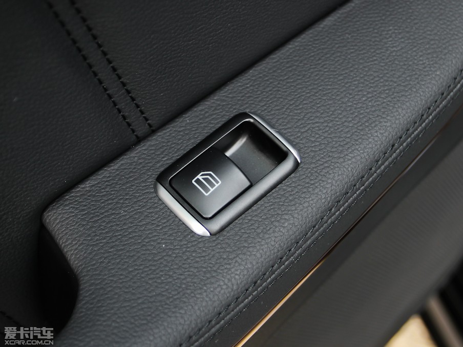 2013YE(j) E 260L CGI(yu)Ű