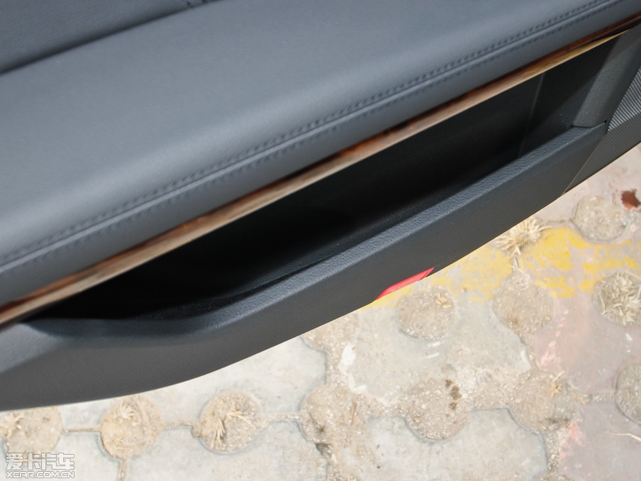 2013YE E 260L CGIŰ