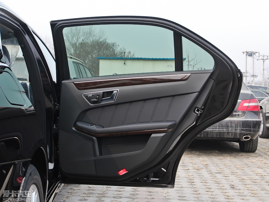 2013YE E 260L CGI(yu)Ű