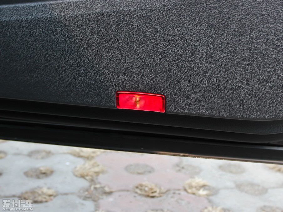 2013YE E 260L CGI(yu)Ű