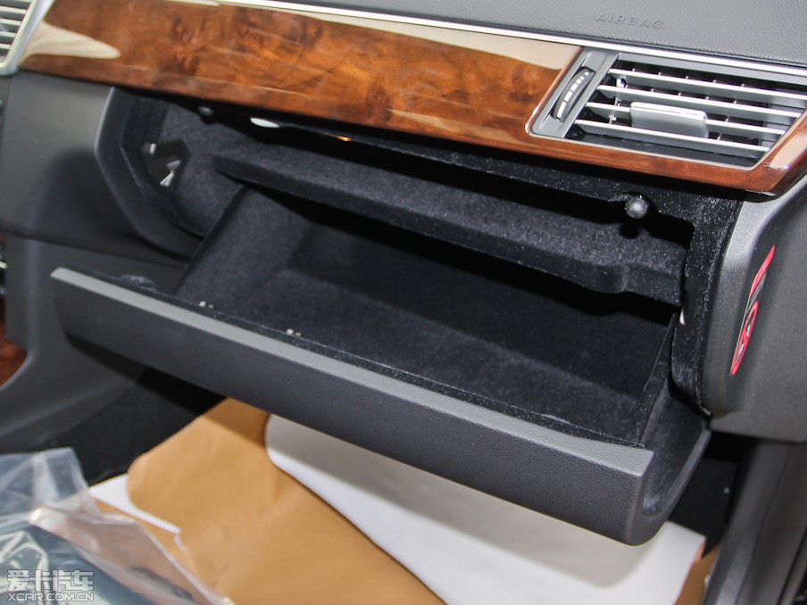 2013YE(j) E 260L CGI(yu)Ű