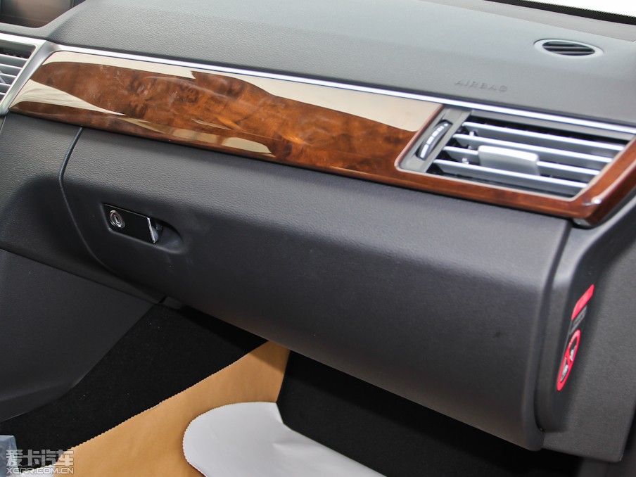 2013YE E 260L CGI(yu)Ű