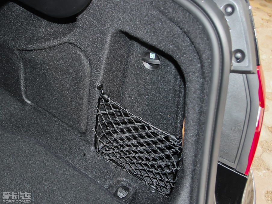 2013YE E 260L CGIŰ