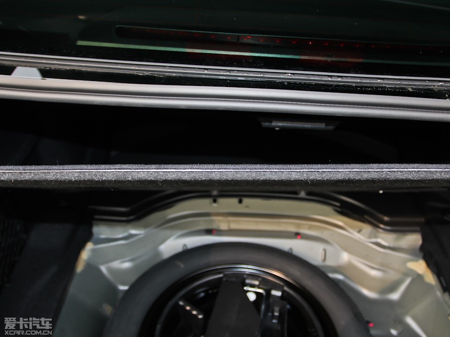 2013YE E 260L CGIŰ