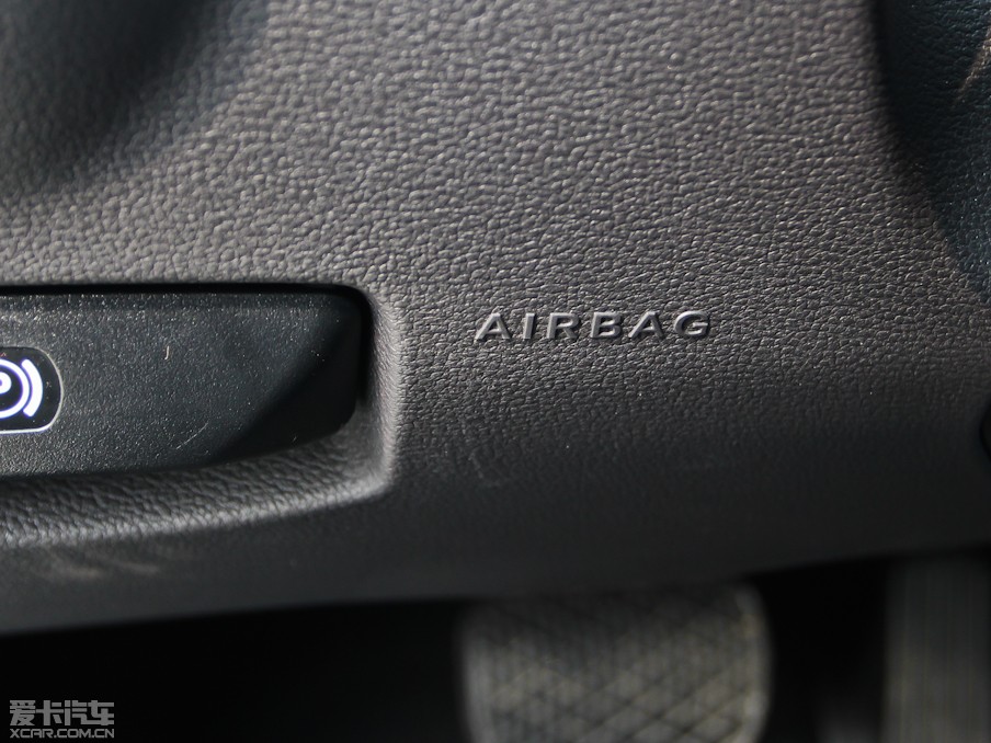 2013YE E 260L CGIŰ