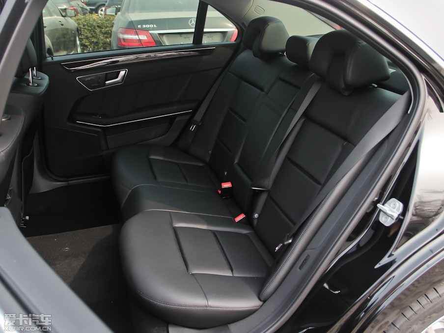 2013YE(j) E 260L CGI(yu)Ű