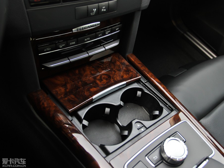 2013YE E 260L CGIŰ