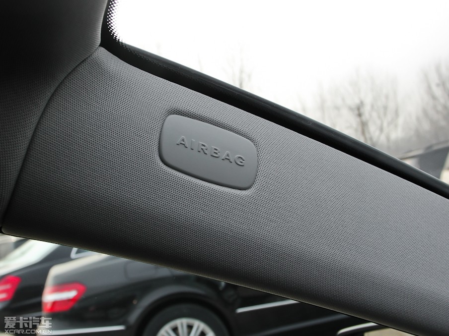 2013YE E 260L CGIŰ